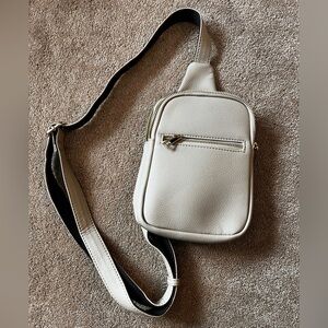 Crossbody travel bag